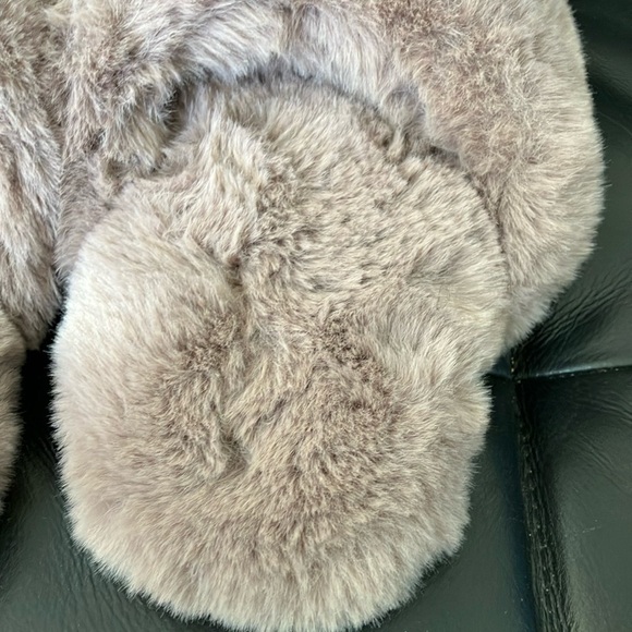 Cozy Faux Fur Slippers women’s size 8.5-9 in Light mauve/brown - Picture 11 of 13